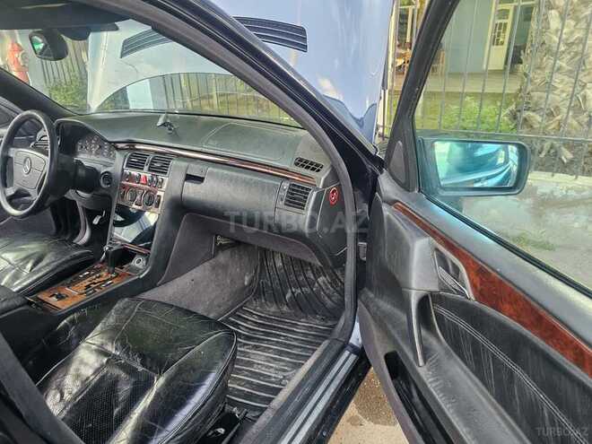Mercedes E 220 d 1999, 524,921 km - 2.2 л - Sabirabad