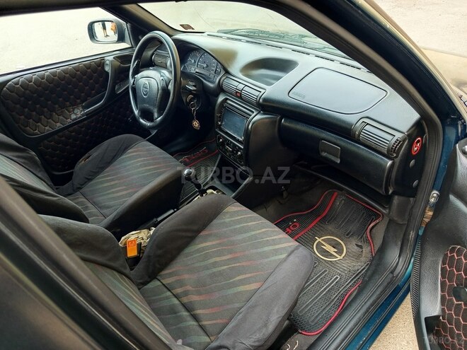 Opel Astra 1997, 228,000 km - 1.6 l - Bakı