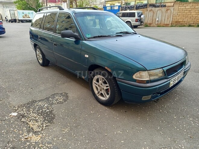 Opel Astra 1997, 228,000 km - 1.6 l - Bakı