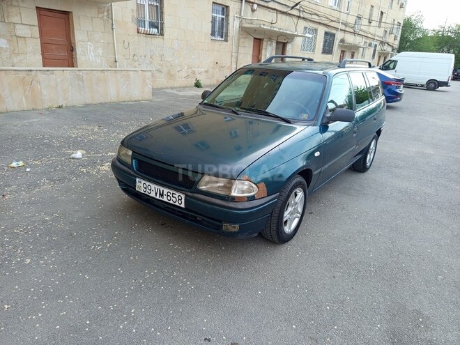 Opel Astra 1997, 228,000 km - 1.6 l - Bakı