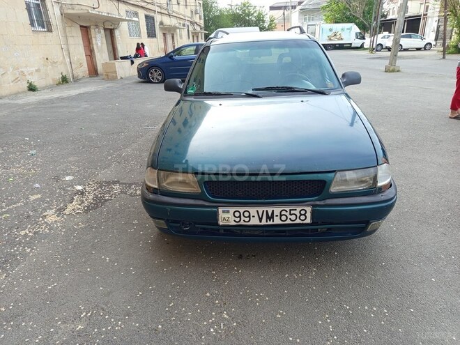 Opel Astra 1997, 228,000 km - 1.6 l - Bakı