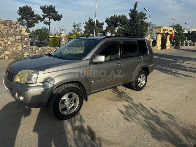 Nissan X-Trail 2001, 320,000 km - 2.0 л - Quba