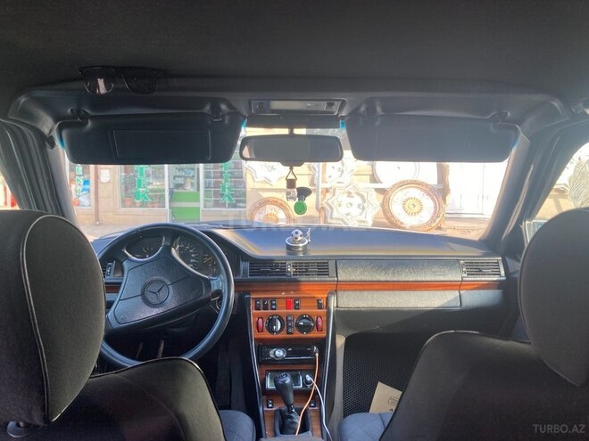 Mercedes E 300 1994, 100,000 km - 3.0 l - Bakı