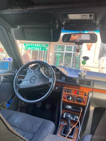Mercedes E 300 1994, 100,000 km - 3.0 l - Bakı