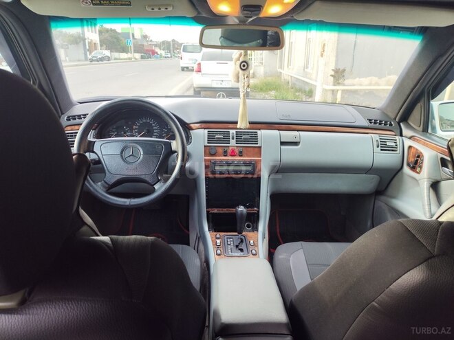 Mercedes E 320 1998, 245,257 km - 3.2 l - Bakı