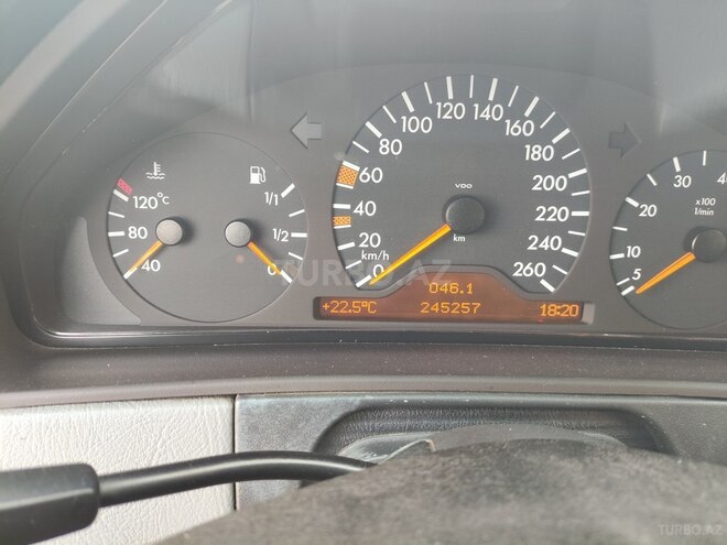 Mercedes E 320 1998, 245,257 km - 3.2 l - Bakı