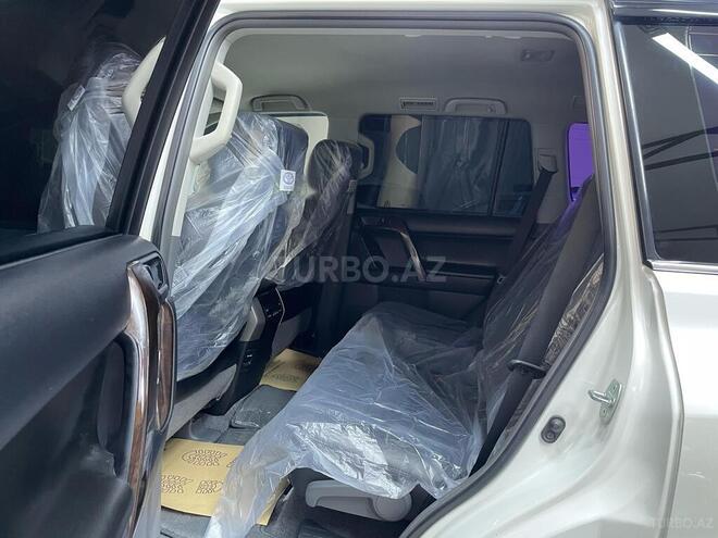 Toyota Land Cruiser Prado-15