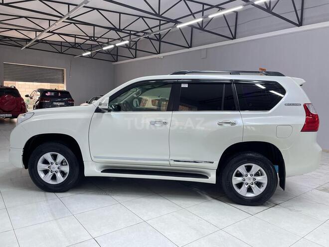 Toyota Land Cruiser Prado-4
