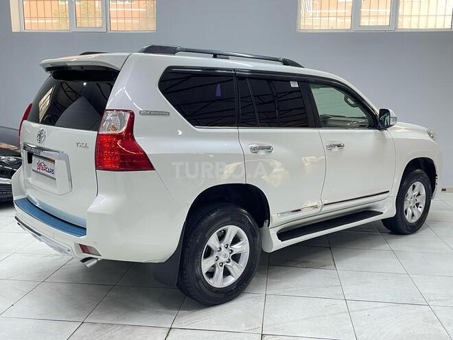 Toyota Land Cruiser Prado-8