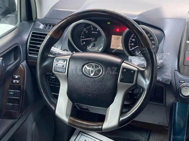 Toyota Land Cruiser Prado-13