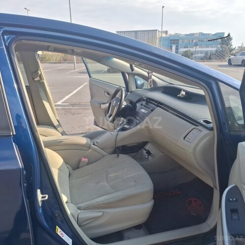 Toyota Prius-6