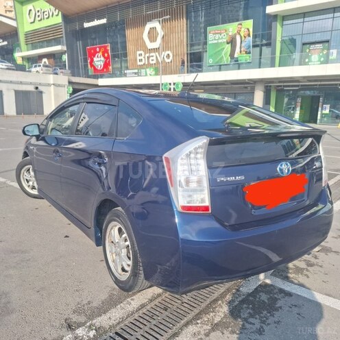 Toyota Prius-2