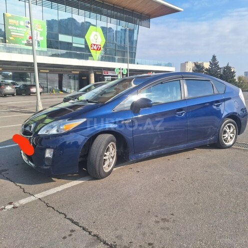 Toyota Prius-4