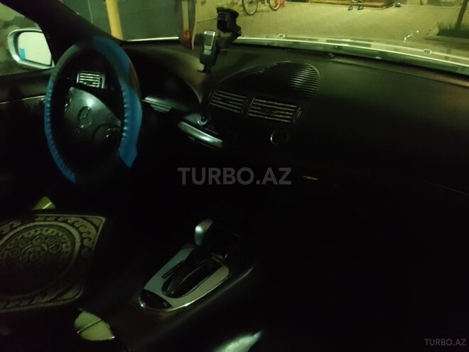 Mercedes E 270 2002, 318,999 km - 2.7 l - Beyləqan