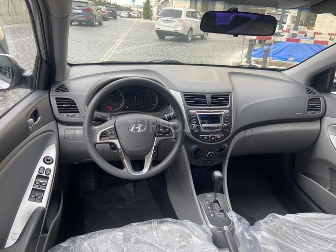 Hyundai Accent 2015, 120,000 km - 1.6 л - Bakı
