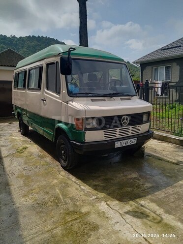 Mercedes 208 D 1995, 300,000 km - 2.9 l - Lənkəran