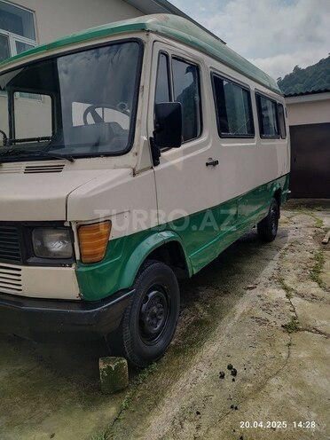 Mercedes 208 D 1995, 300,000 km - 2.9 l - Lənkəran