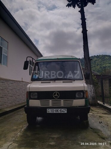 Mercedes 208 D 1995, 300,000 km - 2.9 l - Lənkəran