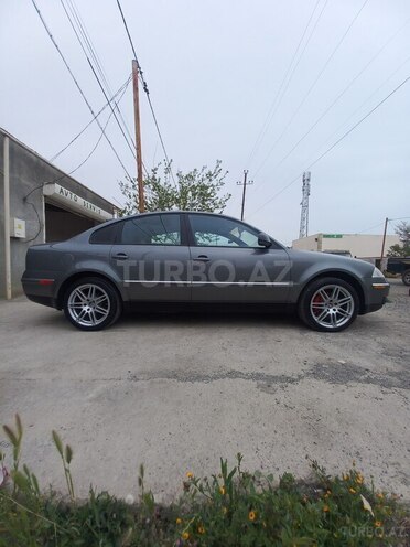 Volkswagen Passat 2004, 241,402 km - 1.8 l - Bakı