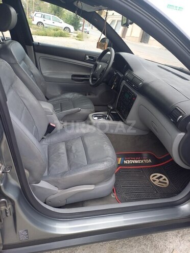 Volkswagen Passat 2004, 241,402 km - 1.8 l - Bakı