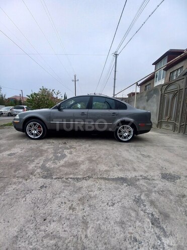 Volkswagen Passat 2004, 241,402 km - 1.8 l - Bakı