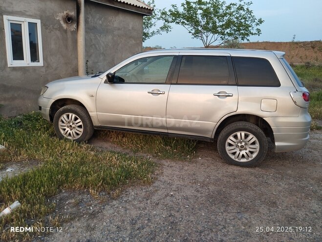 Mitsubishi Airtrek 2002, 400,000 km - 2.0 l - Biləsuvar