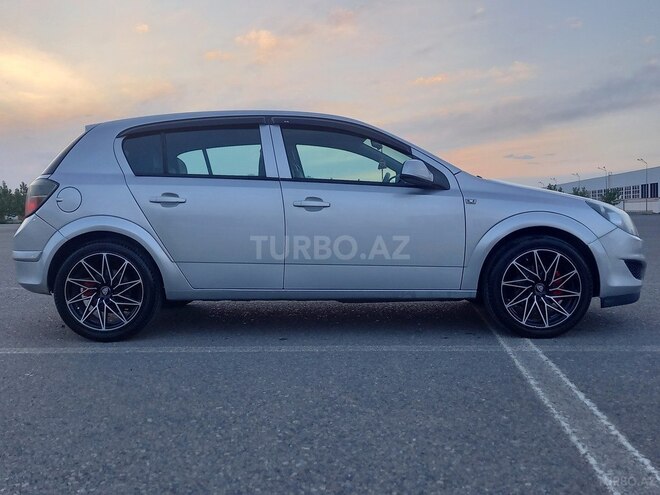 Opel Astra 2010, 229,000 km - 1.4 l - Gəncə