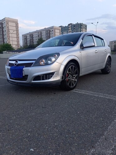Opel Astra 2010, 229,000 km - 1.4 l - Gəncə