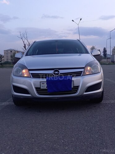 Opel Astra 2010, 229,000 km - 1.4 l - Gəncə