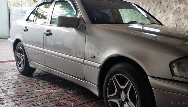 Mercedes C 200 1997, 364,605 km - 2.0 л - Qax