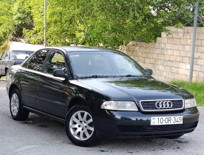 Audi A4 1996, 245,000 km - 1.6 l - Bərdə