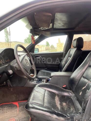 Mercedes C 200 1996, 264,558 km - 2.0 л - Bakı