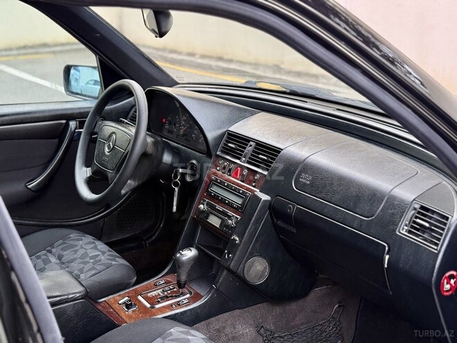 Mercedes C 200 1999, 321,221 km - 2.0 l - Bakı