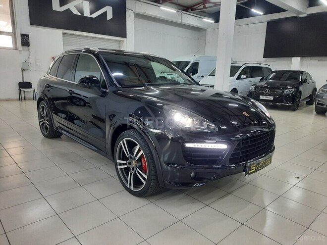 Porsche Cayenne GTS-2