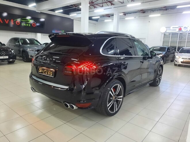 Porsche Cayenne GTS-6