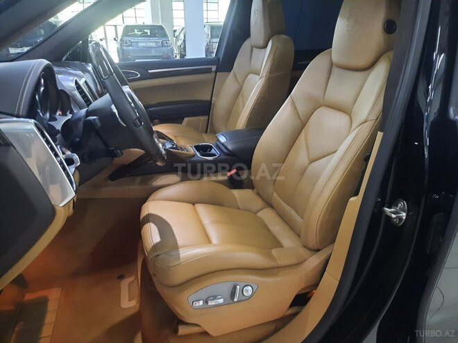Porsche Cayenne GTS-15