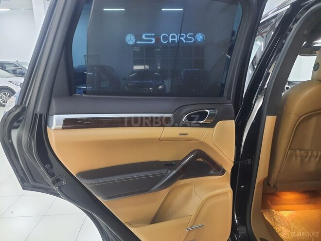 Porsche Cayenne GTS-17