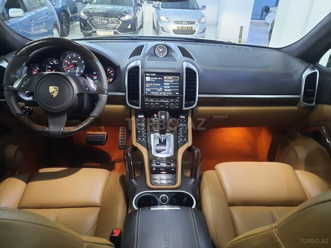 Porsche Cayenne GTS-11