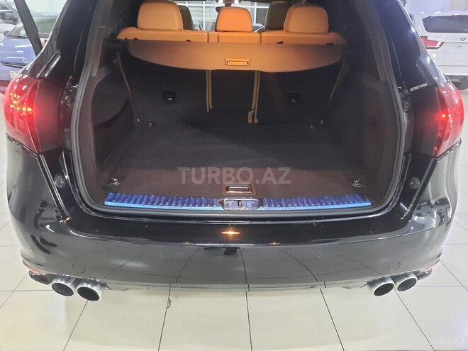 Porsche Cayenne GTS-7