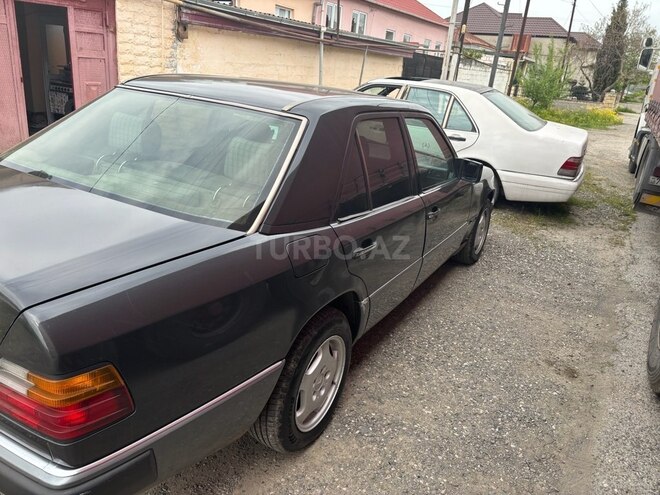 Mercedes E 250 1990, 320,000 km - 2.5 l - Quba