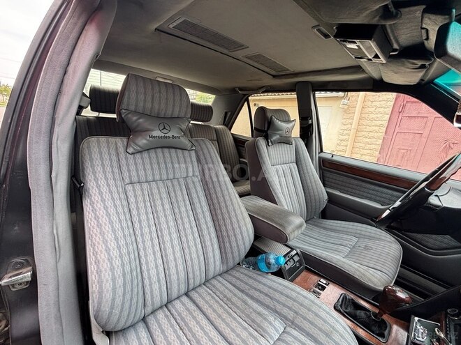 Mercedes E 250 1990, 320,000 km - 2.5 l - Quba