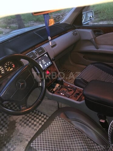 Mercedes E 230 1998, 295,000 km - 2.3 l - Şirvan