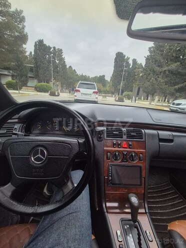 Mercedes E 230 1996, 388,000 km - 2.3 l - Sumqayıt