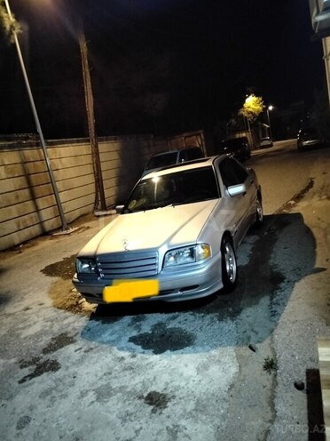 Mercedes C 180 2000, 560,000 km - 1.8 l - Bakı