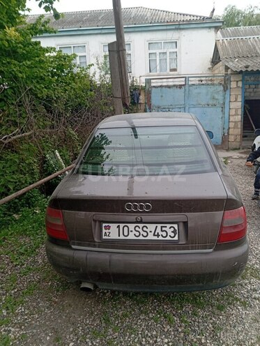 Audi A4 1996, 260,000 km - 1.8 l - Bakı