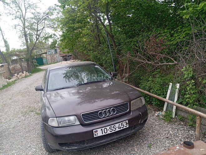 Audi A4 1996, 260,000 km - 1.8 l - Bakı