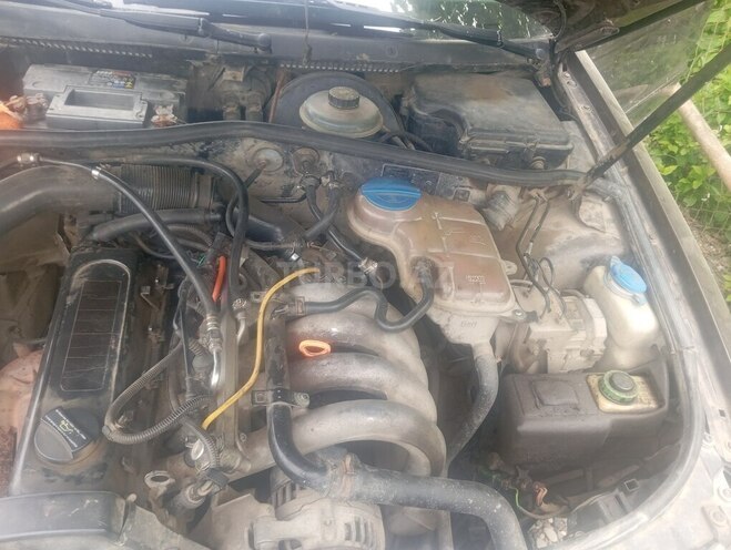 Audi A4 1996, 260,000 km - 1.8 l - Bakı