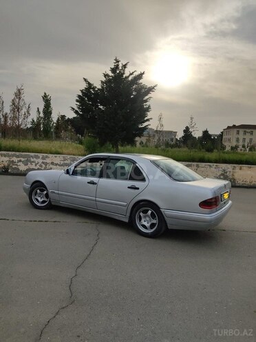 Mercedes E 220 d 1996, 300,000 km - 2.2 l - Neftçala