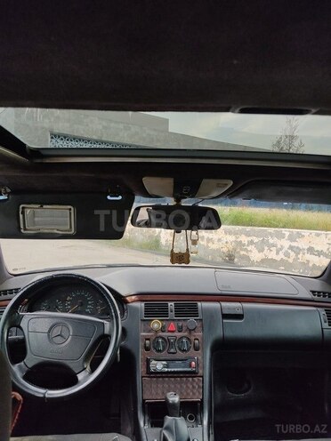Mercedes E 220 d 1996, 300,000 km - 2.2 l - Neftçala