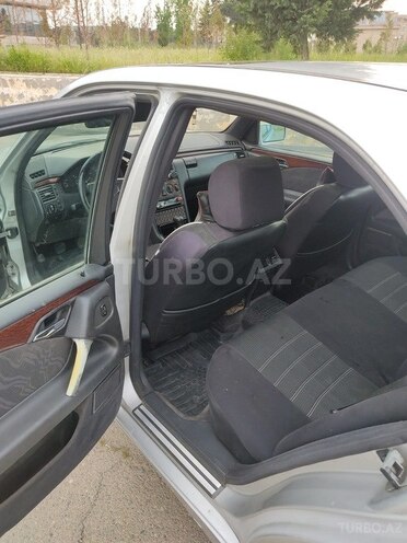 Mercedes E 220 d 1996, 300,000 km - 2.2 l - Neftçala